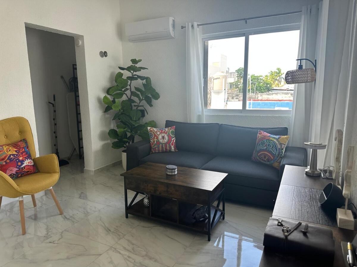 Lit King, Netflix & Piscine, Propre & Neuf Apartment