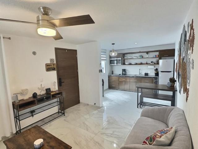 Lit King, Netflix & Piscine, Propre & Neuf Apartment *